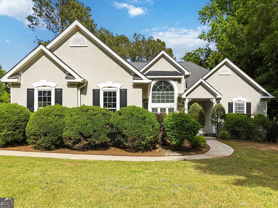 1st image of 820 Clifton Rdg