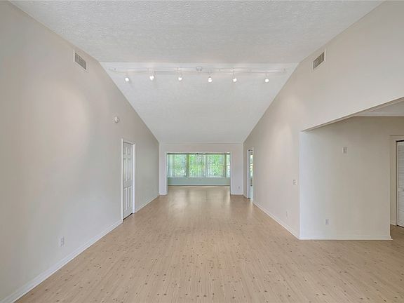 2nd image of 833 Lake Orchid Cir #833