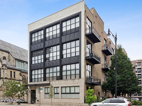 2nd image of 1918 S Michigan Ave APT 205