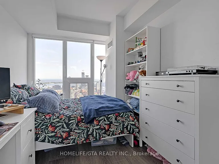 181 Dundas St E #4907 — Photo 16