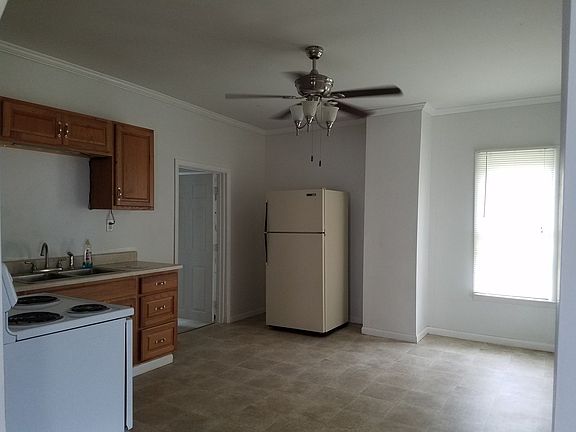 2nd image of 1007 N Everett St