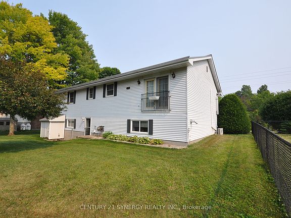 4th image of 186 Golf Club Rd N