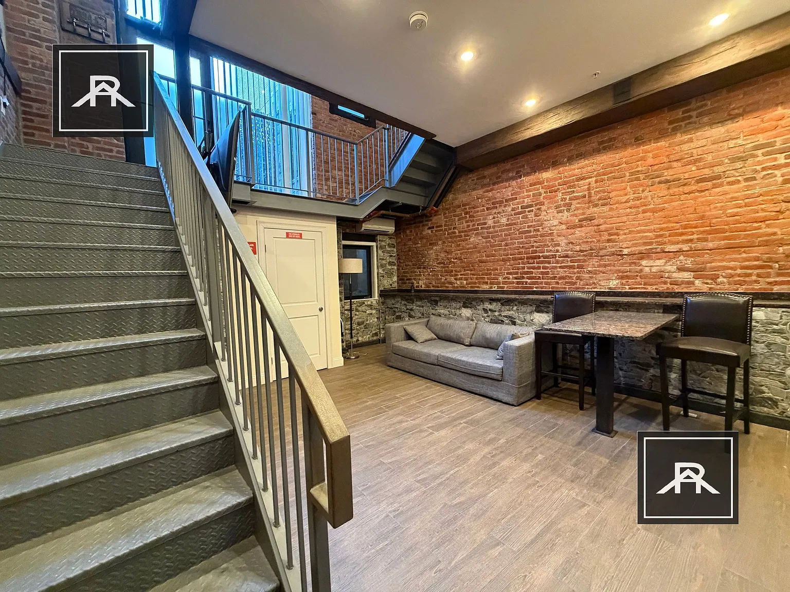1 bed, 1.0 bath, 995 sqft, $3,200 — Photo 4