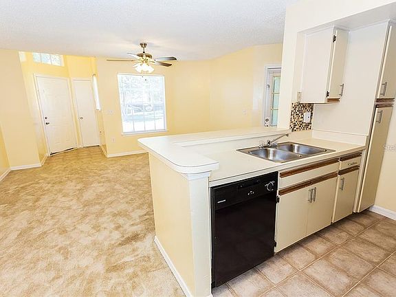 4th image of 437 Fountainhead Cir Unit 177