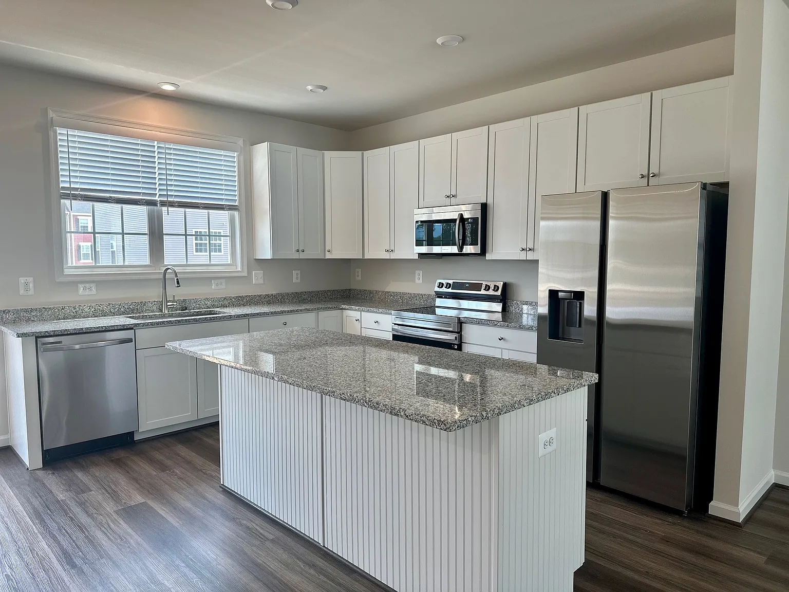 3 bed, 2.5 bath, 1871 sqft, $1,800 — Photo 3