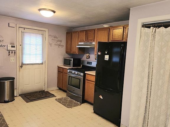 5th image of 56 Sherman St