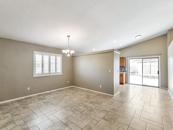 4th image of 2645 W Cezanne Cir