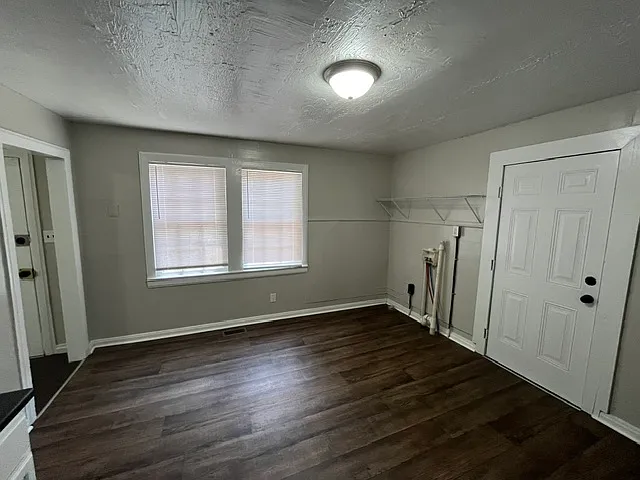 758 Center St — Photo 8