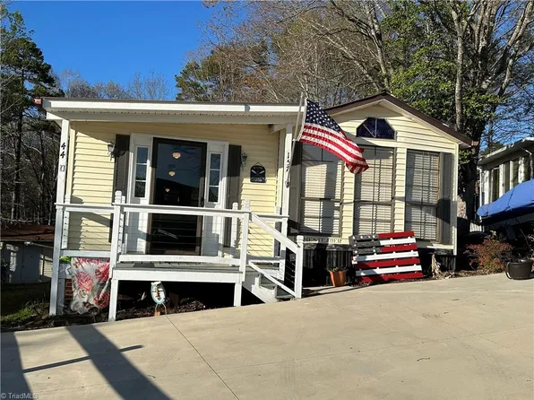 157 Dogwood Cir, New London, NC 28127
