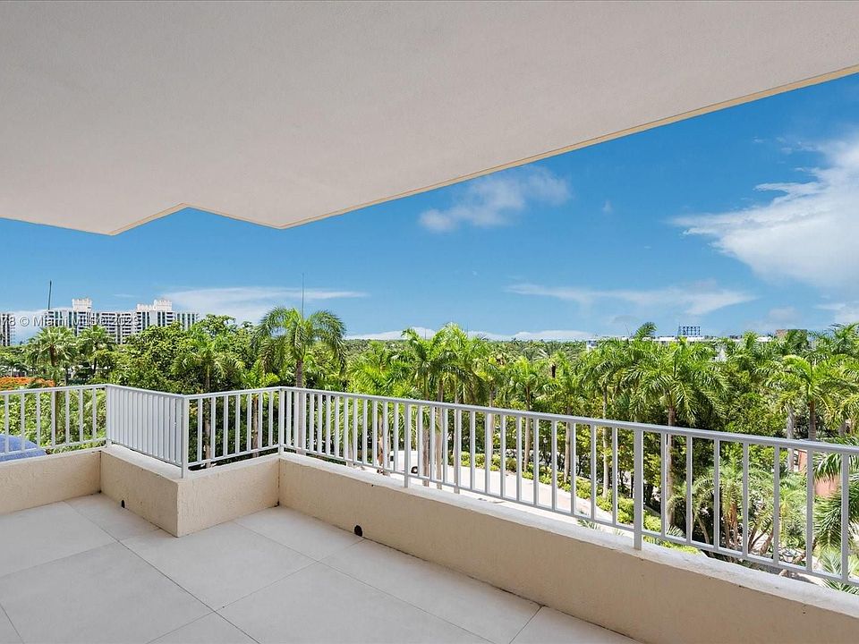 1st image of 789 Crandon Blvd APT 505
