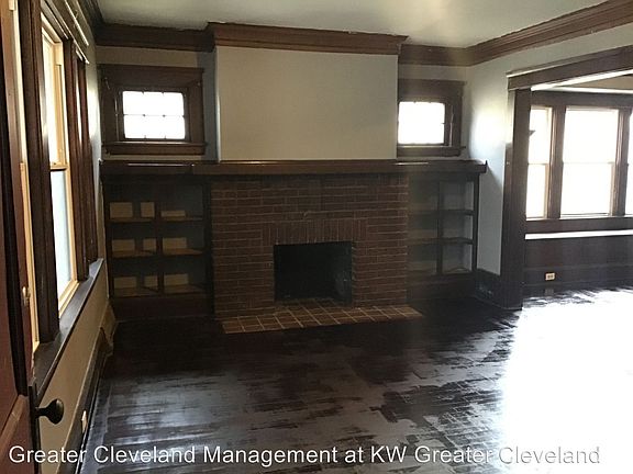 3rd image of 10421 Bernard Ave