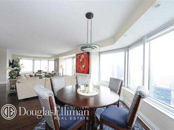 2nd image of 150-156 W 56th St APT 5001