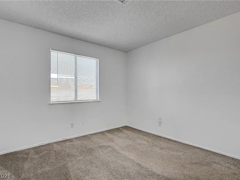 707 Honeybee Ct — Photo 36