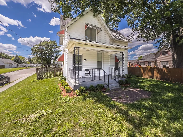 1424 E Broadway St — Photo 21