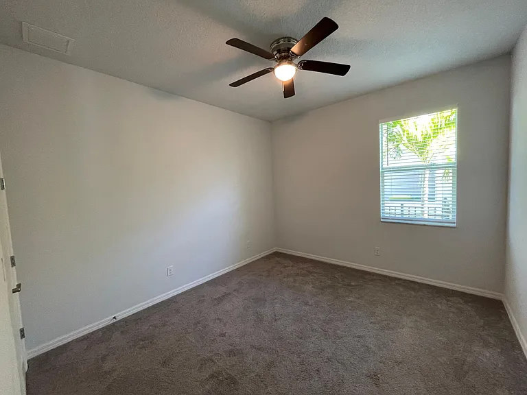 2881 Casterton Dr — Photo 20