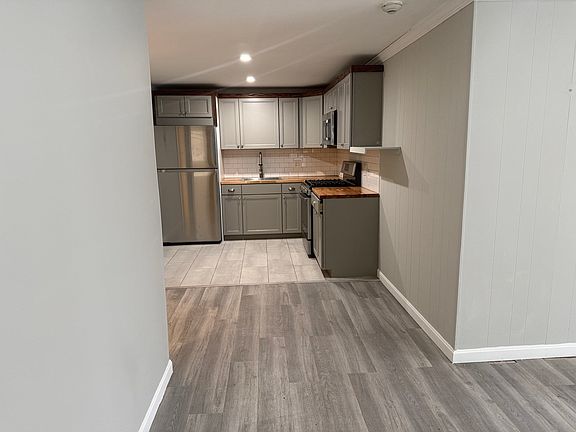 5th image of 176 Court St #7