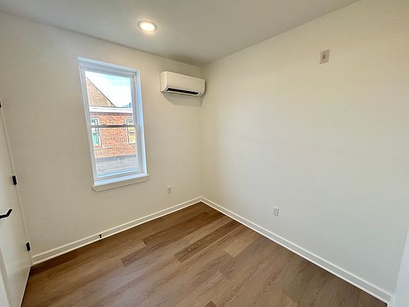3rd image of 2725 W Girard Ave APT 3R