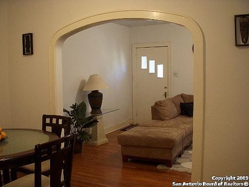 4th image of 1118 E Highland Blvd