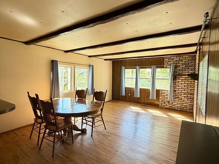 1645 Old Pioneer Way — Photo 3