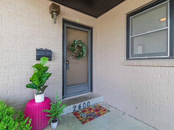 5th image of 2400 Hawthorne Dr