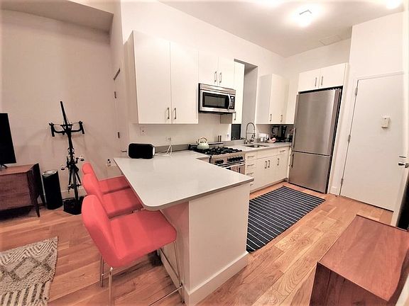 5th image of 184 Joralemon St #102