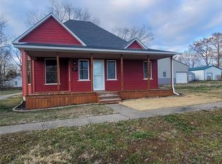 709 W Mill St, Ava, IL 62907