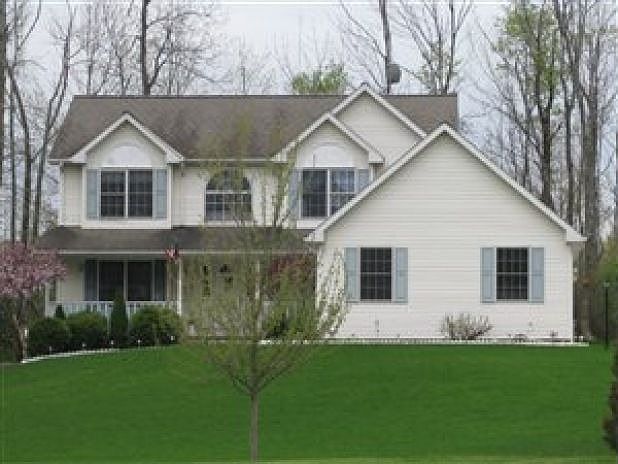1st image of 220 Canfield Dr