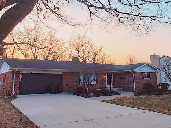 3764 Hi Villa Dr, Lake Orion, MI 48360
