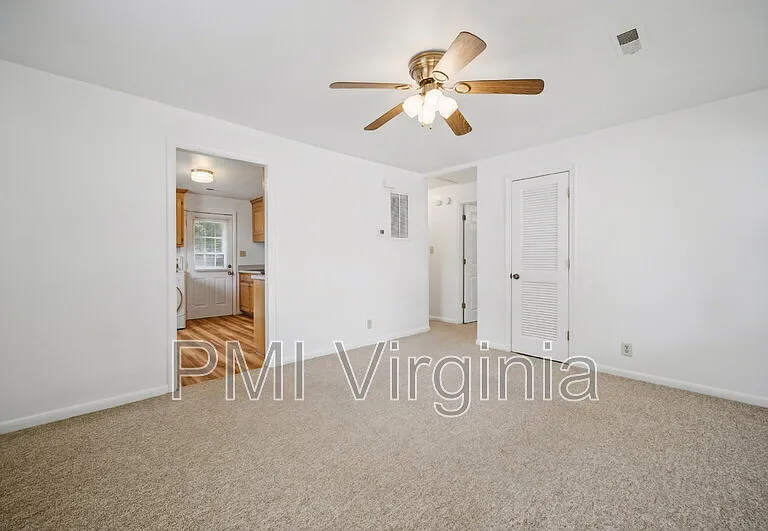58 Radford St — Photo 3