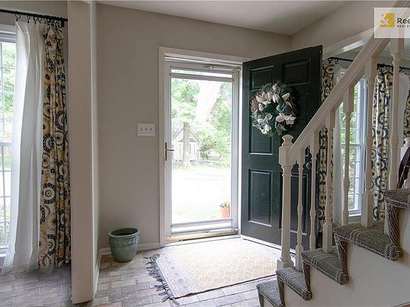 3rd image of 4003 NE Woodridge Dr
