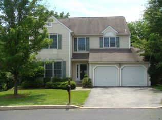 455 Carpenters Cove Ln, Downingtown, PA 19335