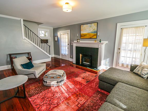 5th image of 2947 Indianola Ave