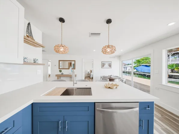 150 E 63rd St, Marathon, FL 33050