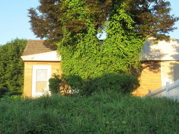 1916 Evarts St, Philadelphia, PA 19152