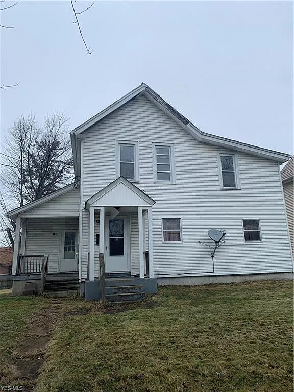 1191 Woodland St NE photo 1