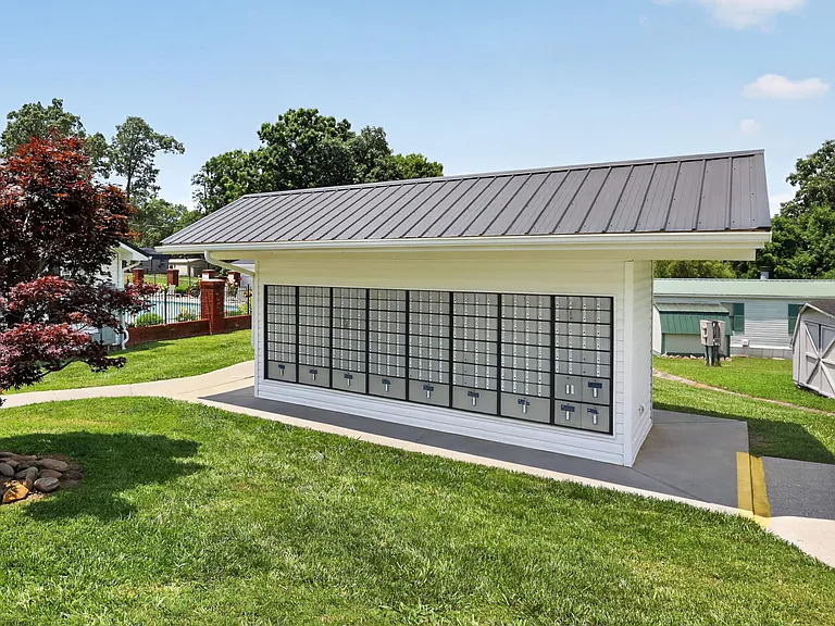 Amherst Ridge — Photo 12