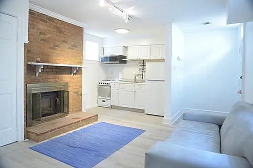 1 bed, 435 sqft, $2,075 — Photo 3