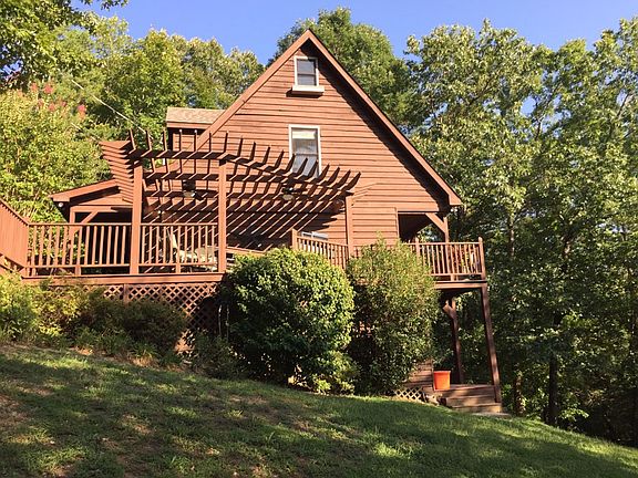 4th image of 2846 Mountain View Cir
