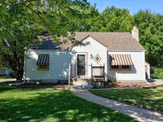 801 Grandview Ave Newton Ks 67114 Zillow