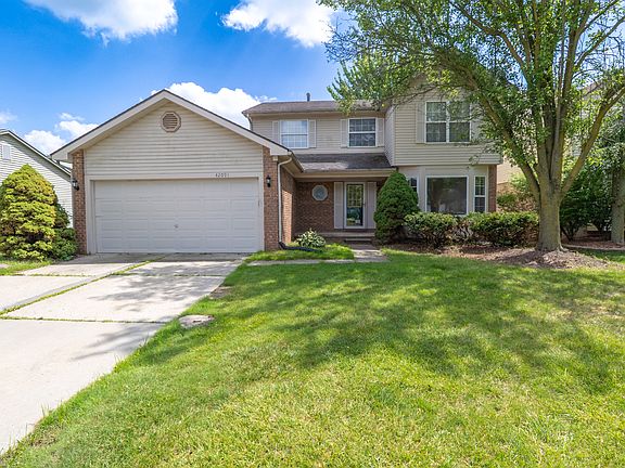 3rd image of 42091 Greenwood Dr
