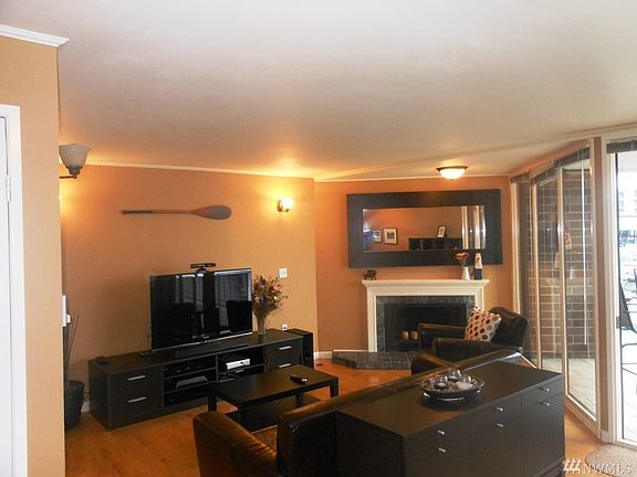 3rd image of 9500 Rainier Ave S APT 105