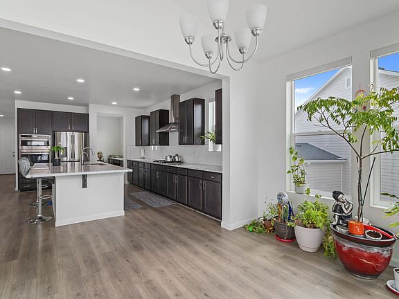 5th image of 2283 N Elderberry Dr