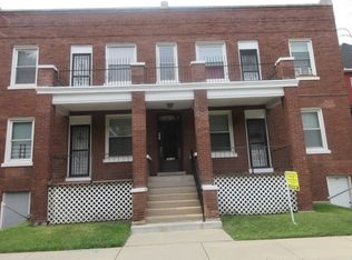 358 E 70th St, Chicago, IL 60637