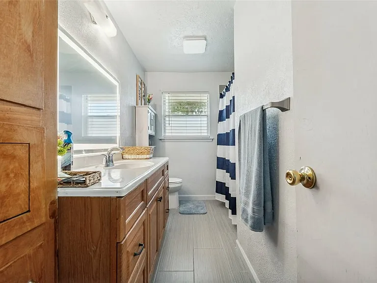 1004 Dominik Dr — Photo 19