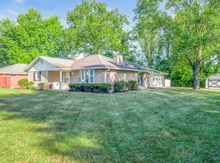 608 Hillside Dr, Anderson, IN 46011