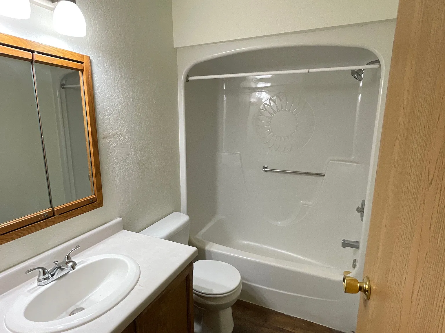 2 bed, $650 — Photo 3