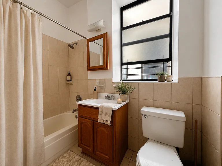 141 W 113th St #5A — Photo 6
