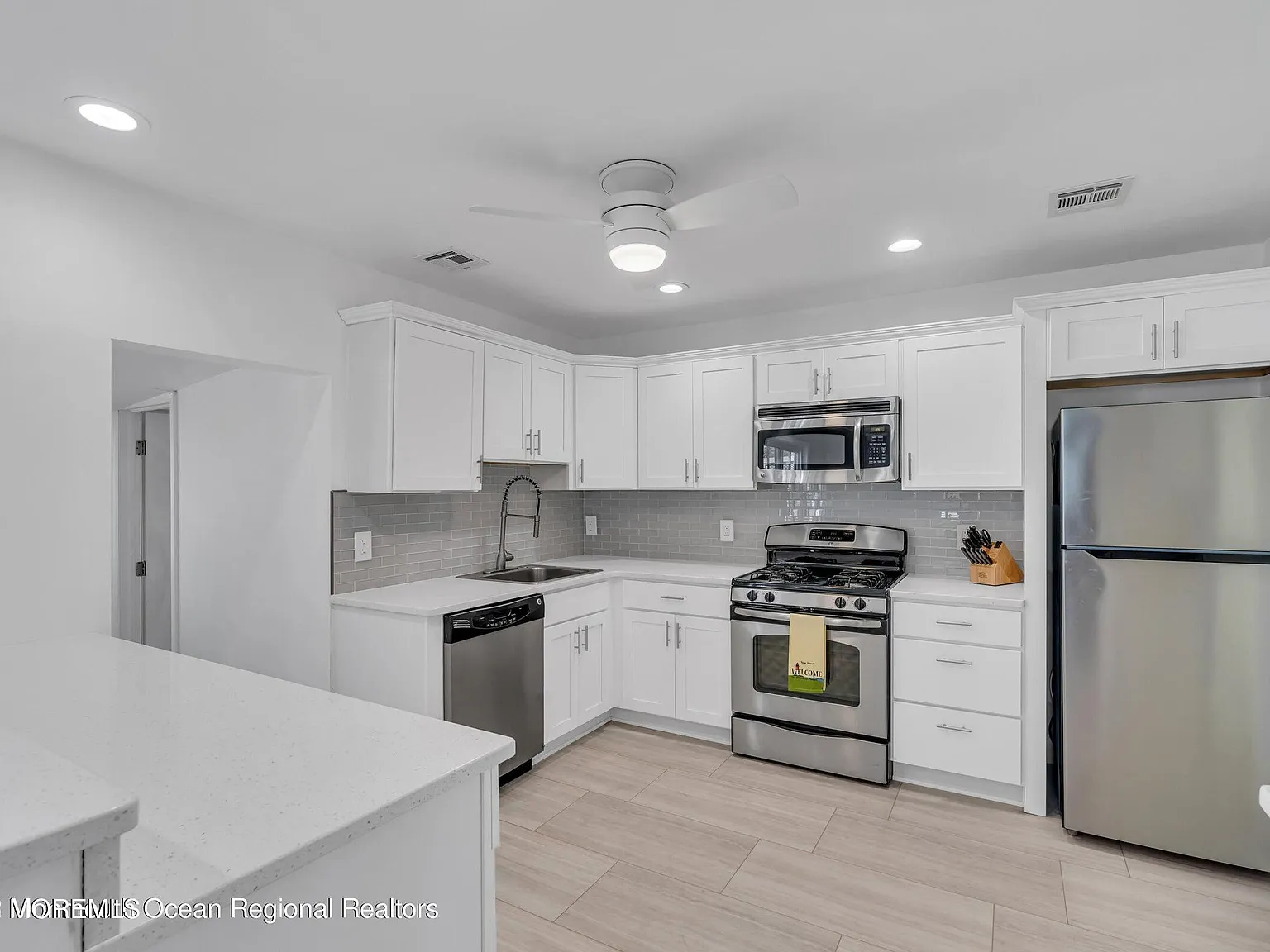 3 bed, 1960 sqft, $4,000 — Photo 2