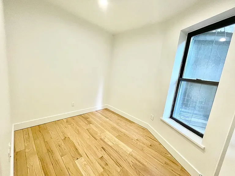 216 W 22nd St #3FE — Photo 5