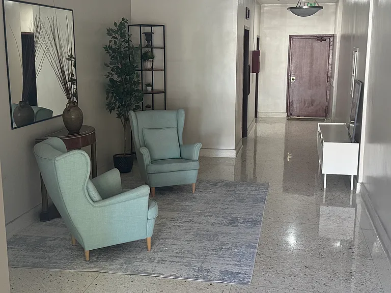 2014 S Bentley Ave #202 — Photo 30